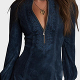 Estela | Krátké modré semišové šaty s krajkou