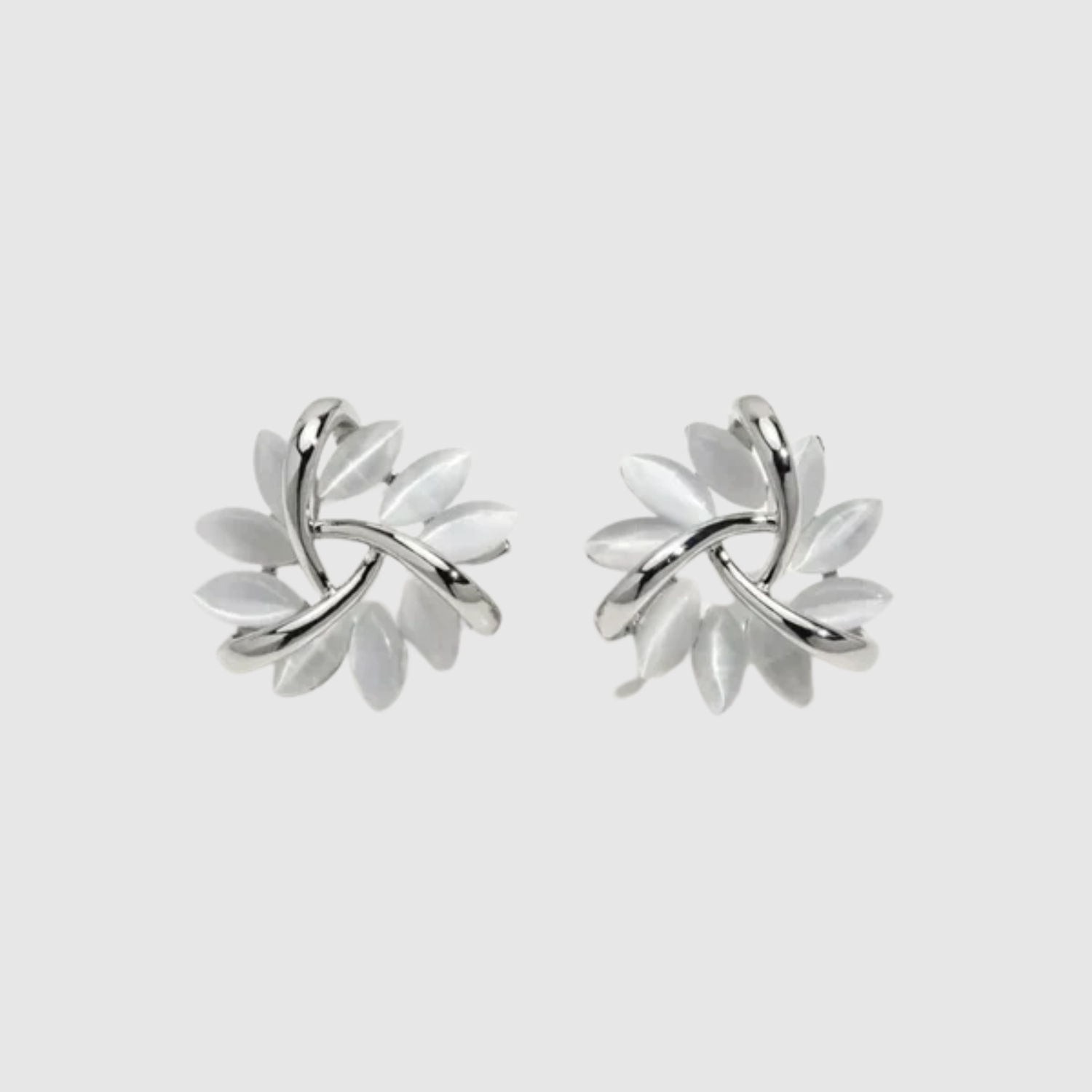 Elisa – Elegantní náušnice ve tvaru květiny