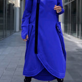 Hildegard | Šaty s kapucí a dlouhými rukávy s asymetrickým lemem