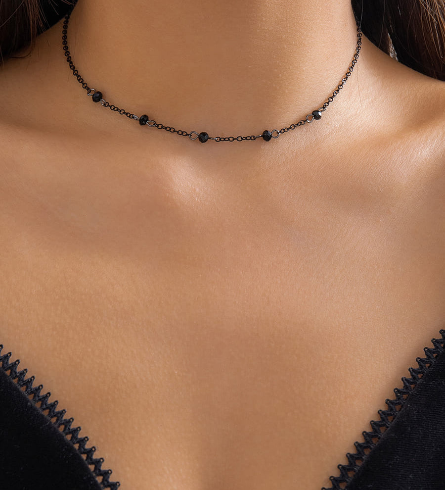 Gotický minimalistický náhrdelník