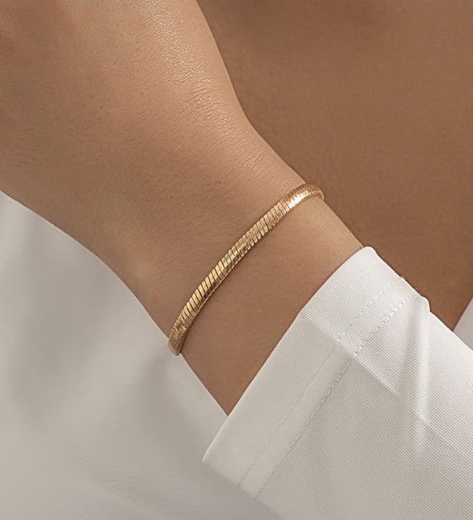 Plochý hadí kostní náramek