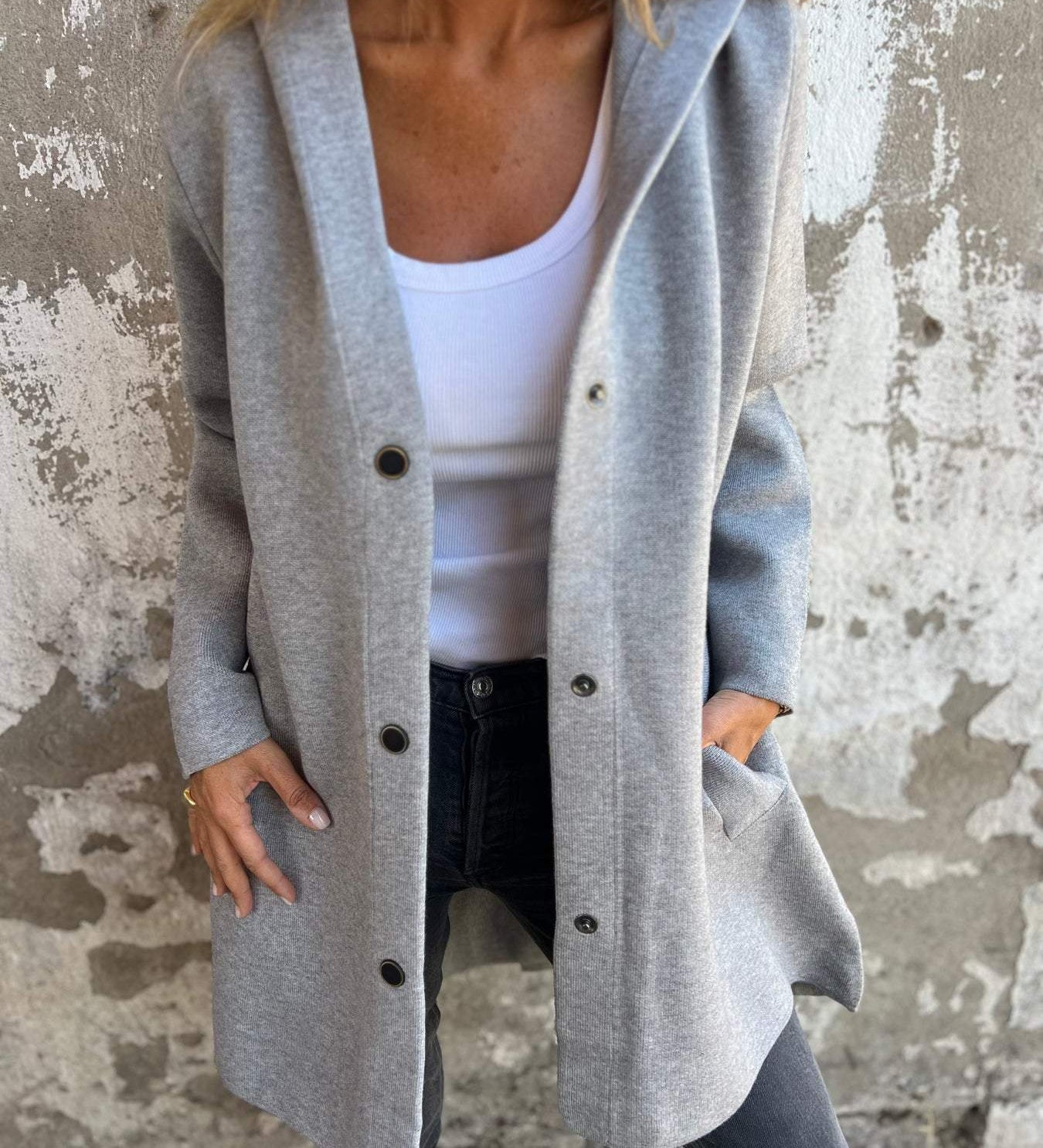 Adelina | Svetřík s knoflíky a kapucí