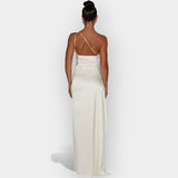 Satinové šaty pro aristokratické večery