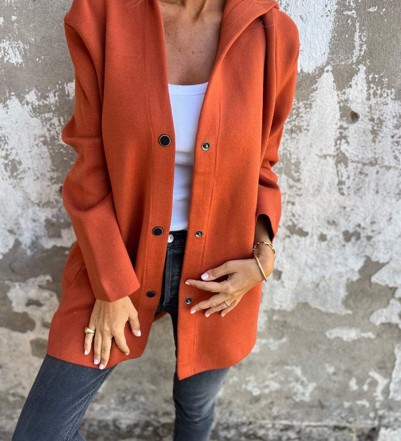 Adelina | Svetřík s knoflíky a kapucí